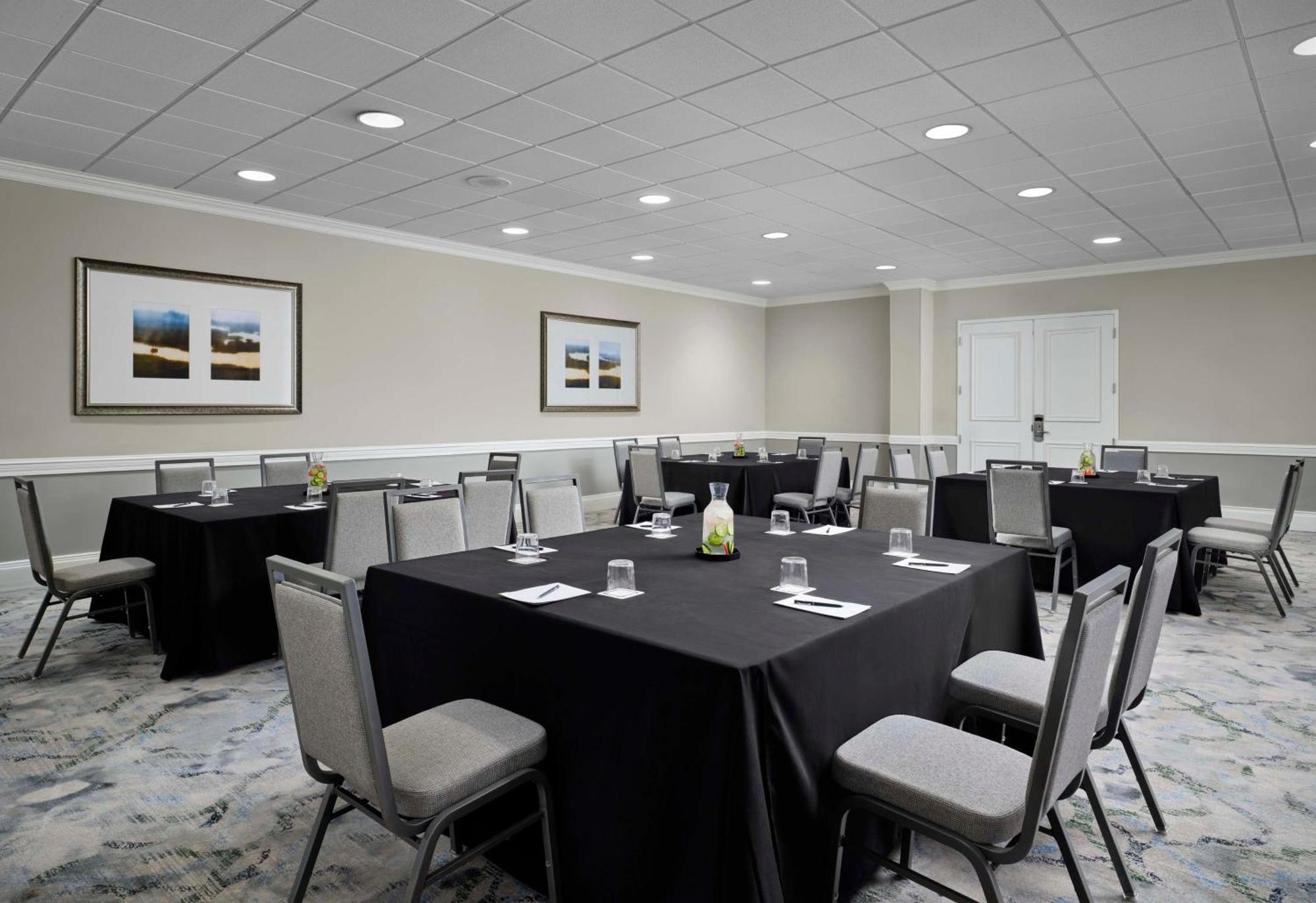 מלון קנר Hilton New Orleans Airport מראה חיצוני תמונה